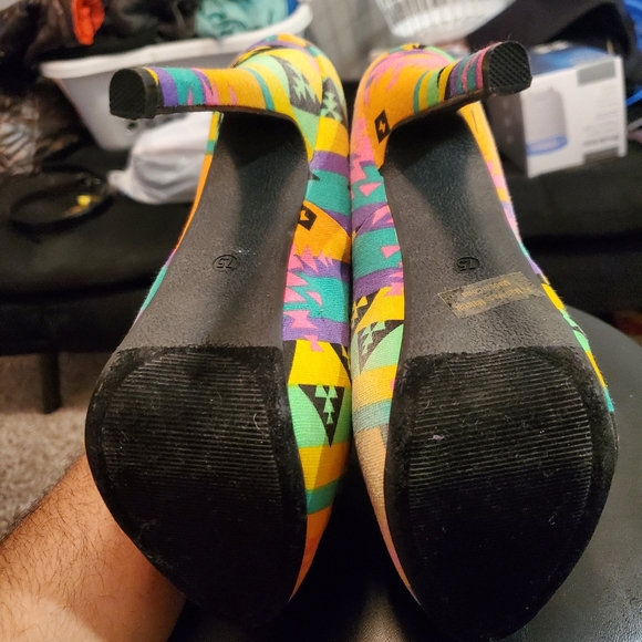 Heels - Picture 3 of 3